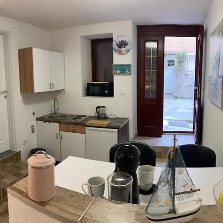 Mezo Near Diocletian Palace Apartman